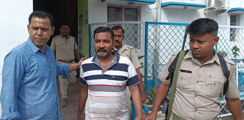 ময়নাগুড়িতে মাকে খুনের ঘটনায় অভিযুক্ত ছেলে সুশান্ত সাহাকে ৪ দিনের পুলিশি হেফাজতের নির্দেশ দিল আদালত