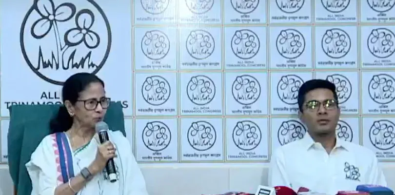 বাংলায় সুপার ইমার্জেন্সি জারি করেছে কমিশন: মমতা
