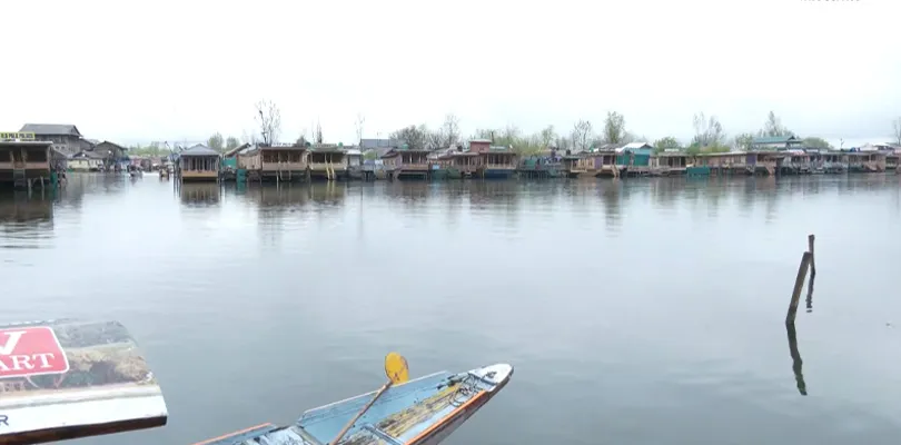 শ্রীনগরে শুরু বৃষ্টি
