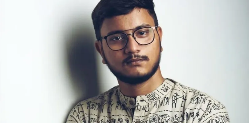 নৈহাটির বড়মার মন্দিরে পুজো দিলেন চুঁচুড়ার তৃণমূল প্রার্থী দেবাংশু ভট্টাচার্য