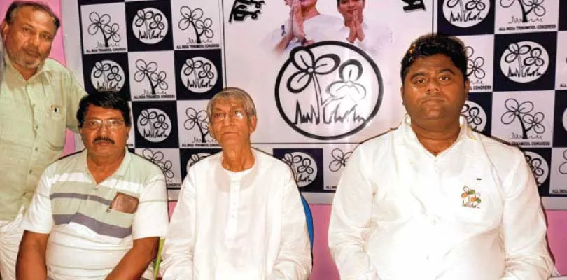 ‘দলই আমার কাছে সব’, দলীয় প্রার্থীকে জেতাতেই গ্রাম চষছেন বিদায়ী বিধায়ক