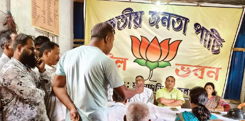 প্রার্থী হয়েও ময়দানে নেই কৌশিক, ময়নাগুড়িতে ‘ছন্নছাড়া’ পদ্ম শিবির, পাঁচবছর ‘প্রক্সি’ দিয়েছেন সাংসদ