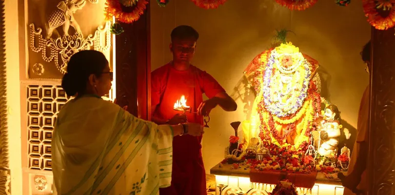 বগলামুখী মন্দিরে পুজো দিলেন মুখ্যমন্ত্রী মমতা বন্দ্যোপাধ্যায়