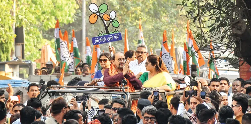 প্রচার-সৌজন্যের রবিবার, সকালে জনসংযোগ, বিকেলে সংগঠন
