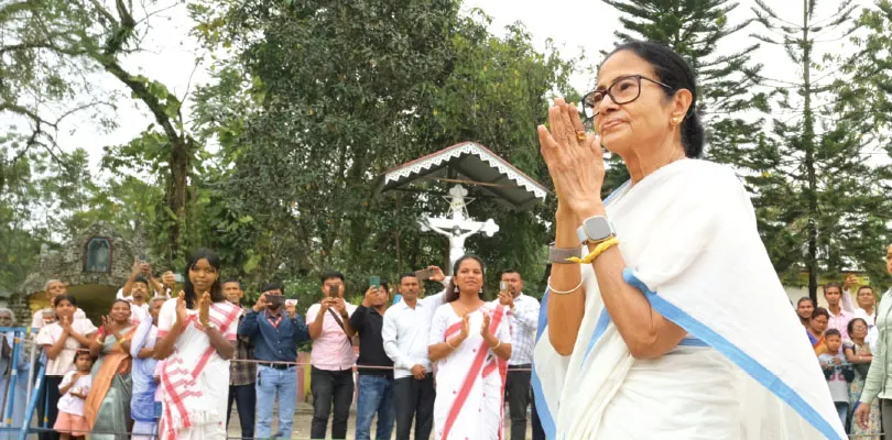 বিজেপি-কমিশন চক্রান্তে হয়রানি: মমতা, ‘বাদের তালিকা জানানোর দায় আমাদের নয়’, মন্তব্য সিইও’র