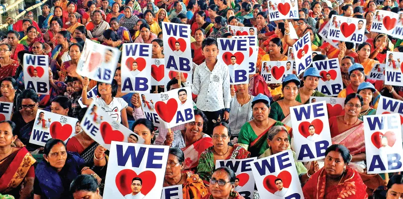 অভিষেকের সভায় মহিলাদের ব্যাপক ভিড়, উচ্ছ্বসিত কর্মীরা