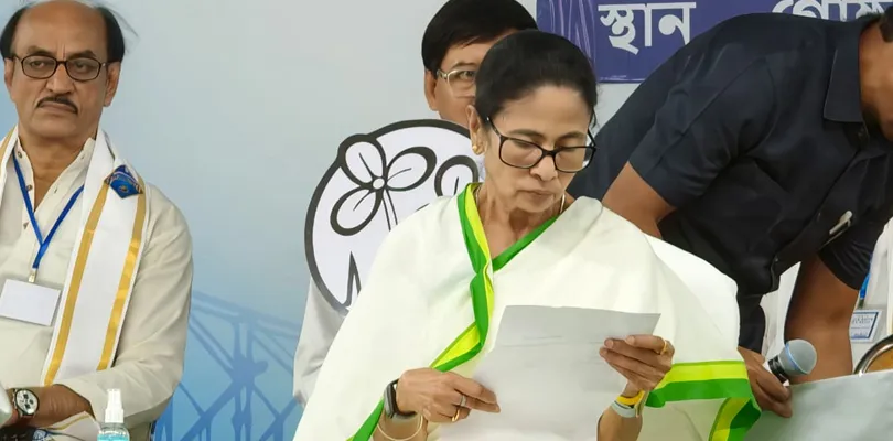 দুবরাজপুর বিধানসভার খয়রাশোলে নির্বাচনী প্রচারে তৃণমূলনেত্রী মমতা বন্দ্যোপাধ্যায়