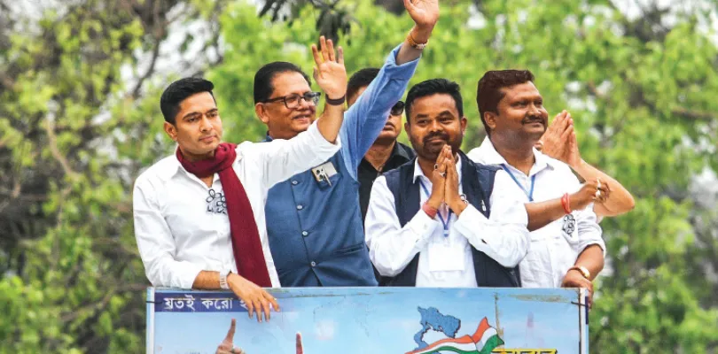 উত্তরবঙ্গের মাটি থেকে বিজেপিকে নিশানা, ধর্মের রাজনীতিকে ‘দেউলিয়া’ বলে তোপ অভিষেকের
