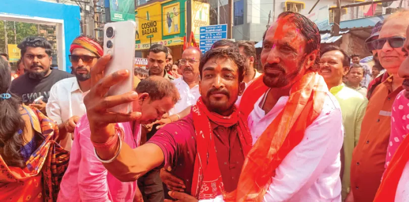 গৌড়বঙ্গে রামনবমীর শোভাযাত্রায় বিজেপি, তৃণমূলের প্রার্থীরা