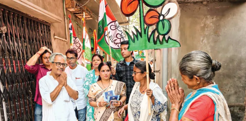 এবারই শেষ, গণদেবতার আশীর্বাদ চাইলেন আবেগাপ্লুত প্রার্থী আশিস