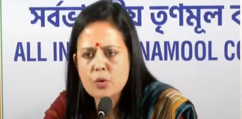 দিল্লি বিস্ফোরণ কী ভাবে, প্রশ্ন মহুয়ার