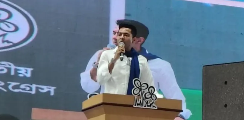 কেন্দ্র সরকারের সাহায্য ছাড়াই মানুষকে পাকা বাড়ি দিয়েছে আমাদের সরকার : অভিষেক বন্দ্যোপাধ্যায়