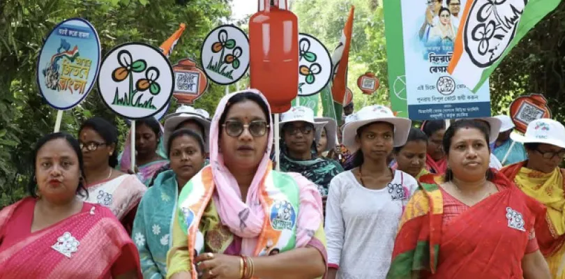 দিদির প্রকল্পই হাতিয়ার! রাস্তা-গণপরিবহণ,  নিকাশির আরও উন্নতিসাধন লক্ষ্য শাসকের, ব্যবধান বাড়াতে প্রত্যয়ী তৃণমূল শিবির