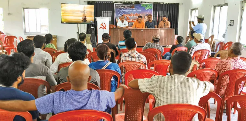উত্তর শহরতলি জয়ে মরিয়া বাম, নিষ্ক্রিয়  নেতা-কর্মীদের পাশে পেতে চলছে ফোন