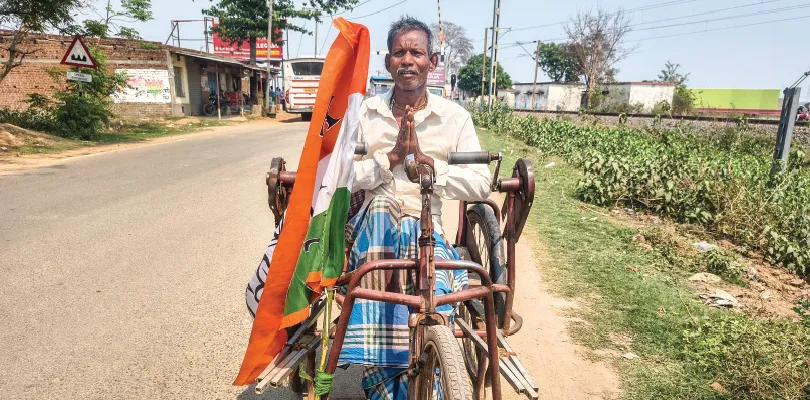 হুইলচেয়ারে তিন কিমি পাড়ি, জয়পুরে অভিষেকের সভায় মিঠু