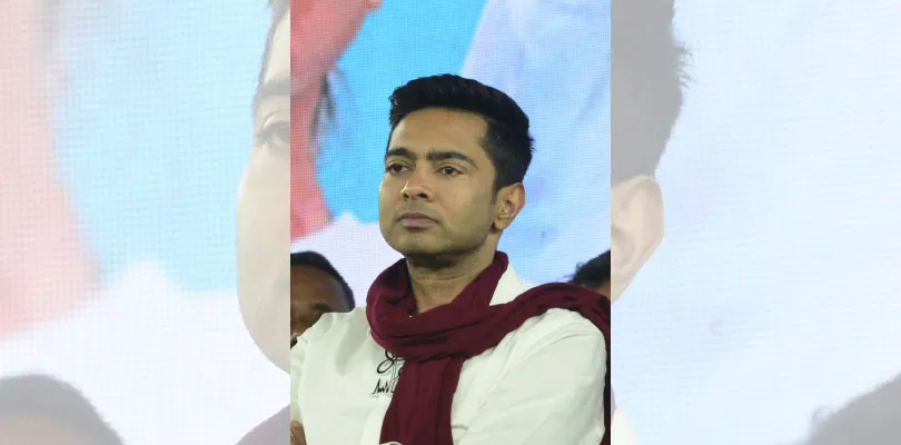 গোসাবায় সেতু, কংক্রিট নদীবাঁধ নির্মাণের আশ্বাস, অবাধ্য কর্মী-সমর্থকদের হুঁশিয়ারি অভিষেকের