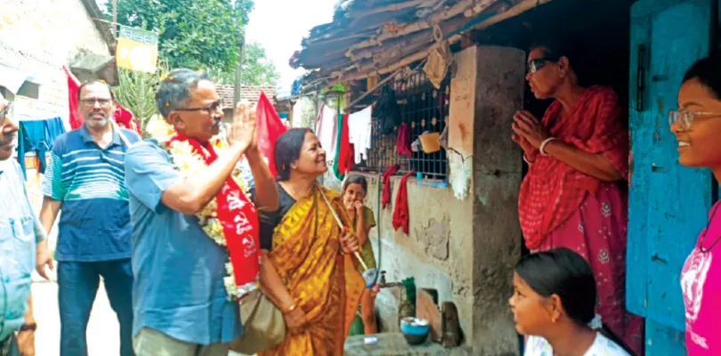 কথা-তাল-ছন্দে প্রচার বামেদের থিম গানে আসর মাতাচ্ছে তৃণমূলও, ভোট মরশুমে সুরেলা সোশ্যাল মিডিয়া
