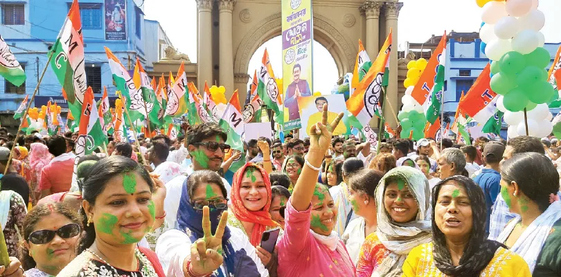 ভোটাধিকার ফেরাও, লাইনে সরব নারীশক্তি