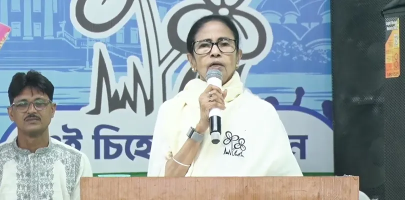 নোয়াপাড়ায় ভোটপ্রচারে তৃণমূলনেত্রী মমতা