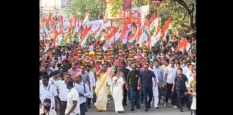 বরানগরে মমতার মিছিলে জনজোয়ার