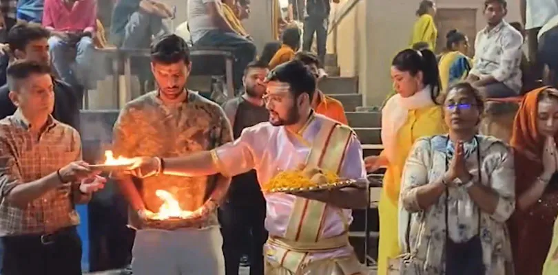 বারাণসীতে গঙ্গা আরতি, উপস্থিত ক্রিকেটার ওয়াশিংটন সুন্দর