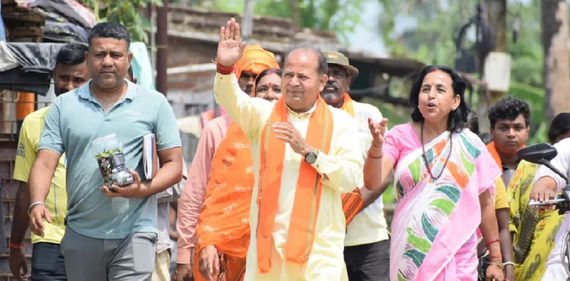 প্রার্থী তৃণমূলের জেলা সভাপতি, সরগরম ‘মিনি ভারতবর্ষ’ চাঁপদানি