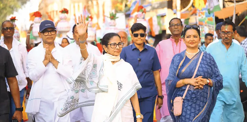 মেদিনীপুরের রাজপথে জনজোয়ারে জননেত্রী