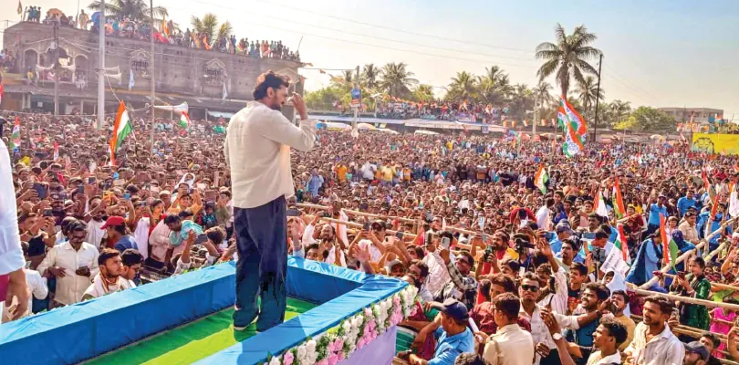 বিষ্ণুপুর ও রঘুনাথপুরে দেবের রোড শোতে নামল জনপ্লাবন