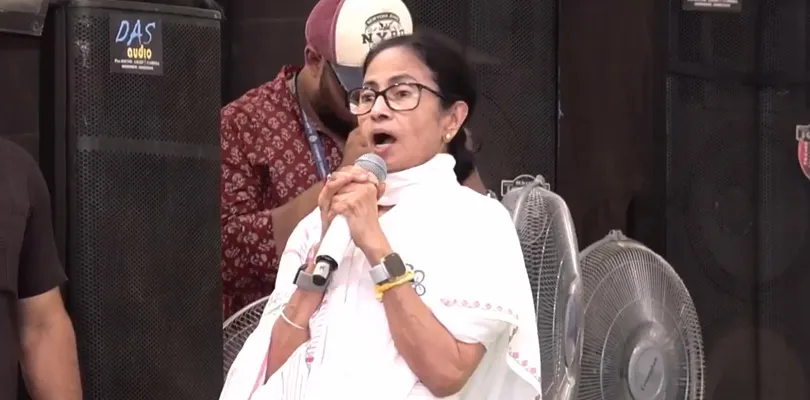 বছরে ২ কোটি চাকরি কোথায়? :মমতা বন্দ্যোপাধ্যায়