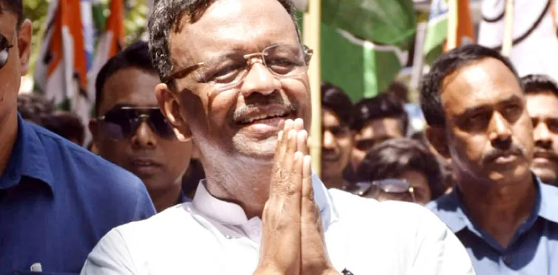 ইস্তফা দিলেন মেয়র ফিরহাদ হাকিম