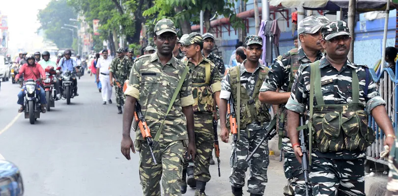 দ্বিতীয় দফা ভোটের নিরাপত্তায় ৯৭ কোম্পানি কেন্দ্রীয় বাহিনী মোতায়েন, হাওড়ায় উদ্ধার বিপুল নগদ ও অস্ত্র