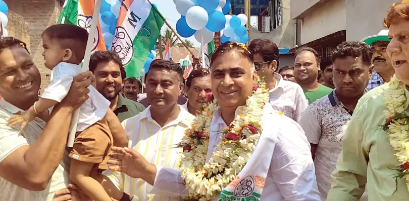 প্রচারে ভরতপুরের তৃণমূল প্রার্থী মুস্তাফিজুর রহমান, বাসিন্দাদের সঙ্গে কথা বলতে বলতে হাঁটলেন ৯ কিমি