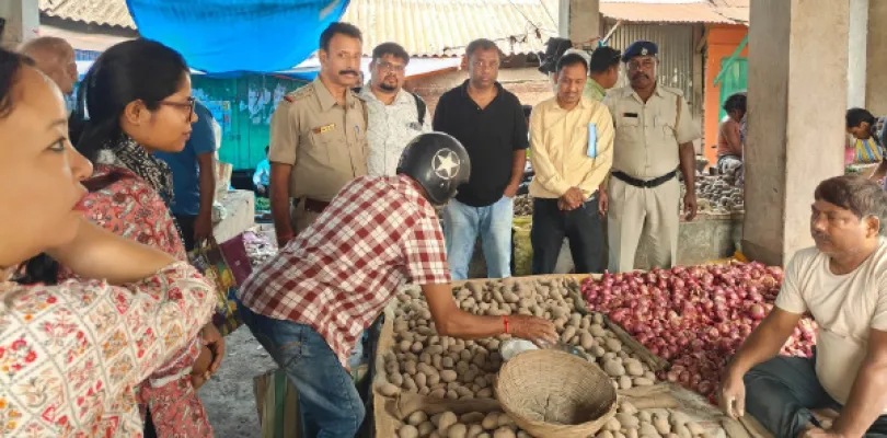 সবজির দাম নিয়ন্ত্রণে বাজারে হানা টাস্কফোর্সের