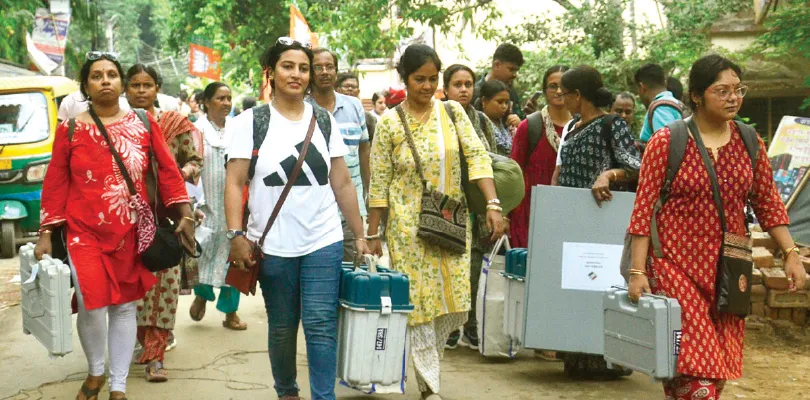 আজ দক্ষিণ ২৪ পরগনা জেলায় নজরে ২০০০টি স্পর্শকাতর বুথ, প্রার্থীদের ভাগ্য ঠিক করবেন ৭৬ লক্ষের বেশি ভোটার