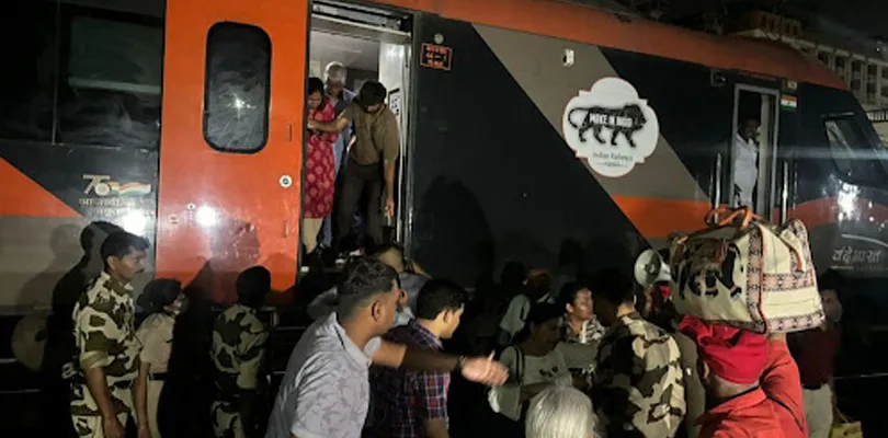 সাত বছরে প্রথমবার, বন্দে ভারত এক্সপ্রেসের লাইনচ্যুত হওয়ার ঘটনায় অস্বস্তিতে রেলমন্ত্রক