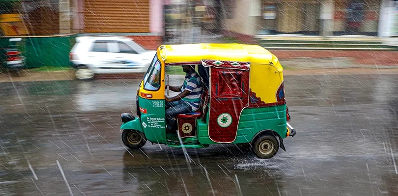বাঘাযতীন-রানিকুঠি রুটে চালু হল অটো
