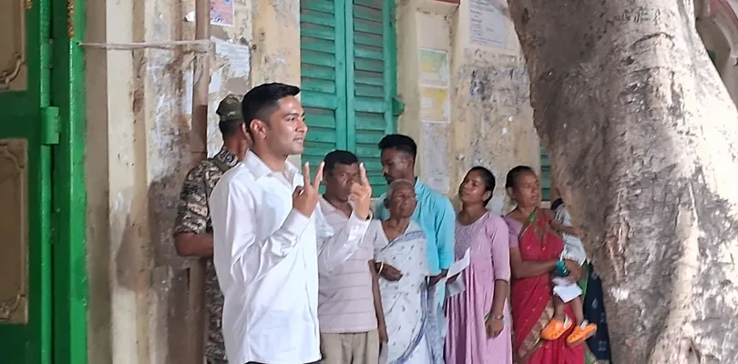 মানুষকে ভয় দেখানো হচ্ছে: অভিষেক