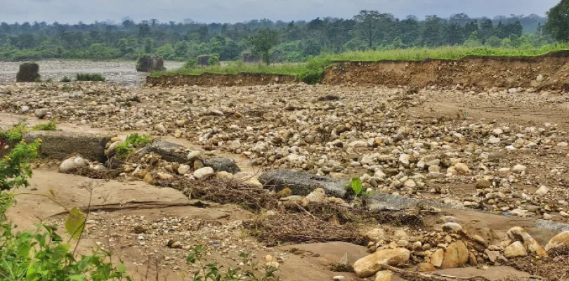 ৭ ঘণ্টা মুষলধারে বৃষ্টি, সুখানি-রাঙাতি নদীর হড়পা বানে জলমগ্ন ৩০টি বাড়ি