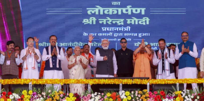 গঙ্গা এক্সপ্রেসওয়ের উদ্বোধন প্রধানমন্ত্রীর, বাংলায় ভোট প্রচার সেরেই যোগীরাজ্যে