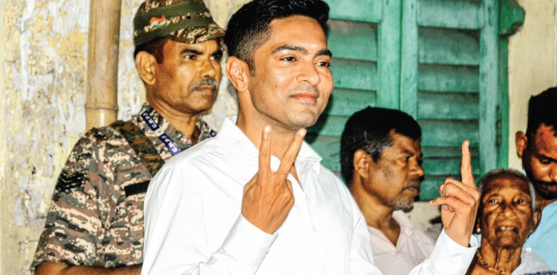 ৫০টি আসনও পাবে না বিজেপি, ভোট দিয়ে প্রত্যয়ী অভিষেক