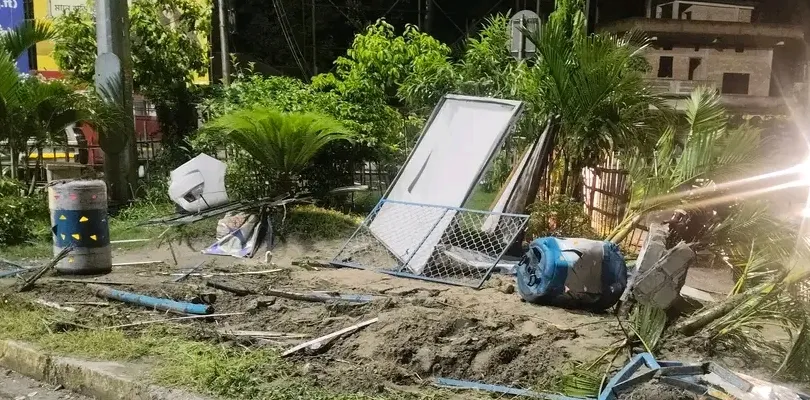 ময়নাগুড়ির ট্রাফিক পয়েন্টে দুর্ঘটনা, আহত ৬ জন