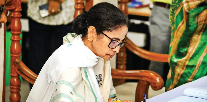 এক মহিলার একা লড়াইয়ের ফল কাল