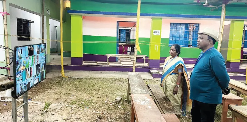 মানবাজার ও বান্দোয়ানে স্ট্রং রুমে পাহারায় সন্ধ্যারানি ও রাজীবলোচন