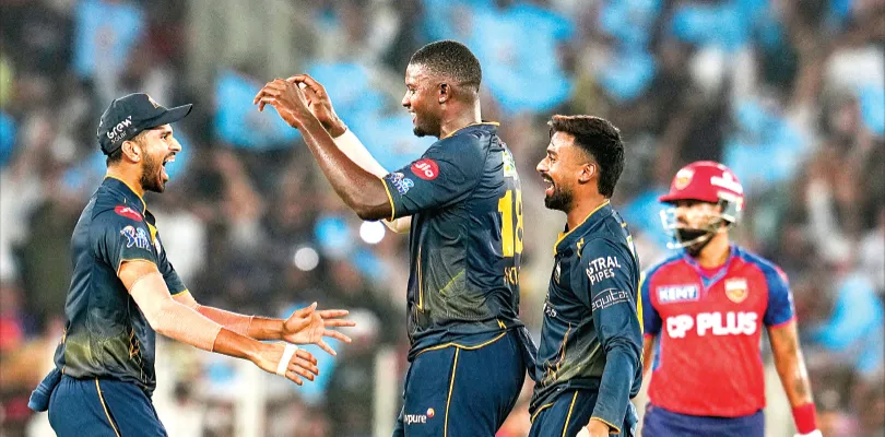 নাটকীয়ভাবে পাঞ্জাব বধ গুজরাতের