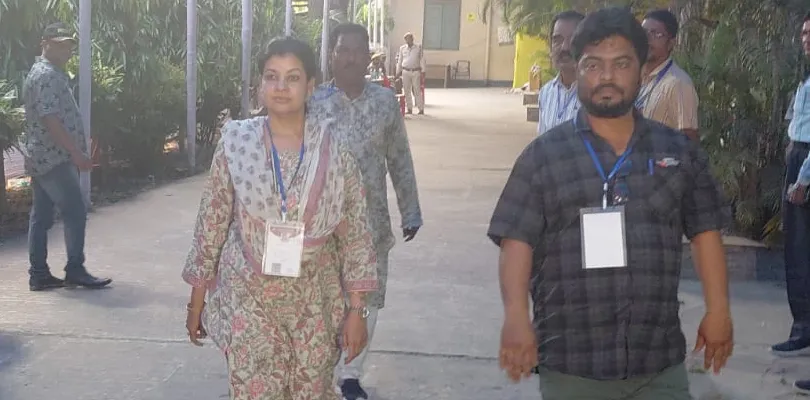 মালতিপুরে হ্যাটট্রিকের পথে রহিম বক্সি, হতাশ মৌসম