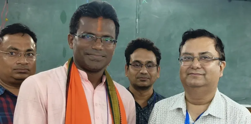 মেদিনীপুর আসনে জয়ী বিজেপি প্রার্থী শঙ্কর গুছাইত
