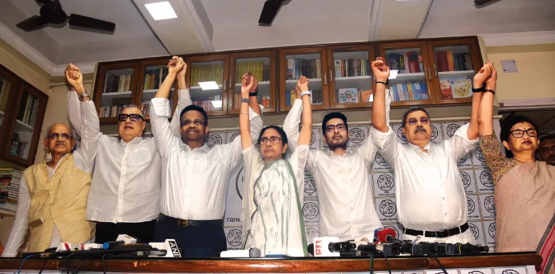 রাস্তার লোক, রাস্তায় ছিলাম,  আমি রাস্তাতেই থাকব: মমতা