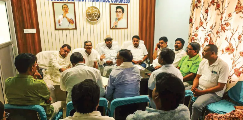পুরুলিয়ায় খুলল তৃণমূলের কার্যালয়, ব্লক সভাপতিদের নিয়ে বৈঠক জেলা সভাপতির