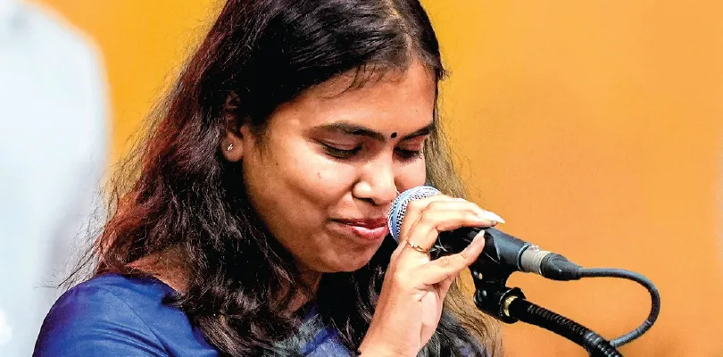 বিজয়ের মন্ত্রিসভায় ভোটকুশলী হিসাবে বঙ্গে কাজ করা কীর্তনা