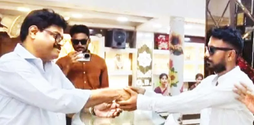 কাকদ্বীপে ব্যবসায়ীদের সঙ্গে সাক্ষাতে দীপঙ্করের প্রতিনিধিরা